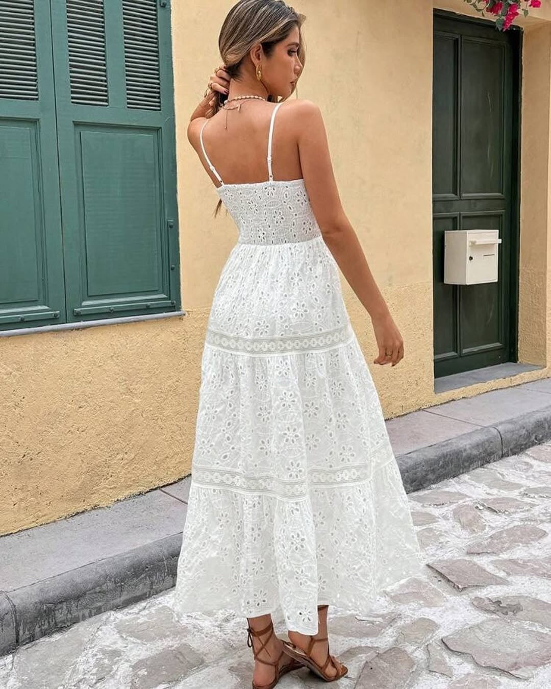 White V-collar Hollow Tassel Embroidered Dress