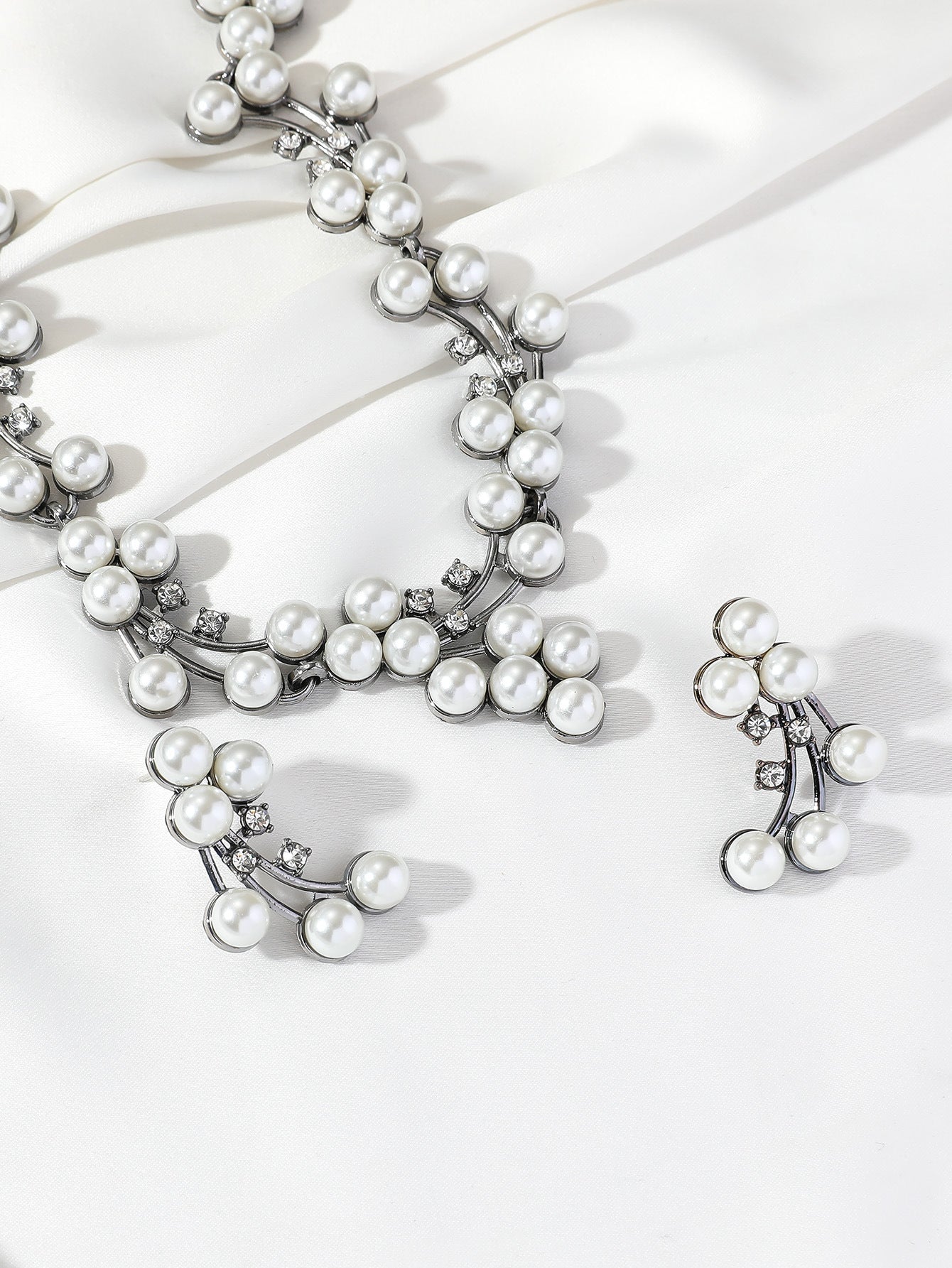 Pearl & Rhinestone Earring and Necklace Set
